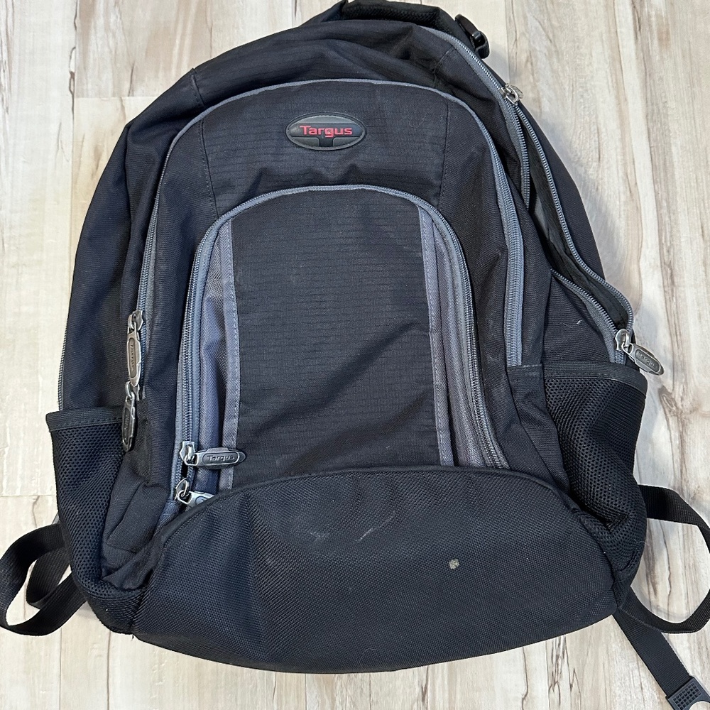 Black Targus Back pack